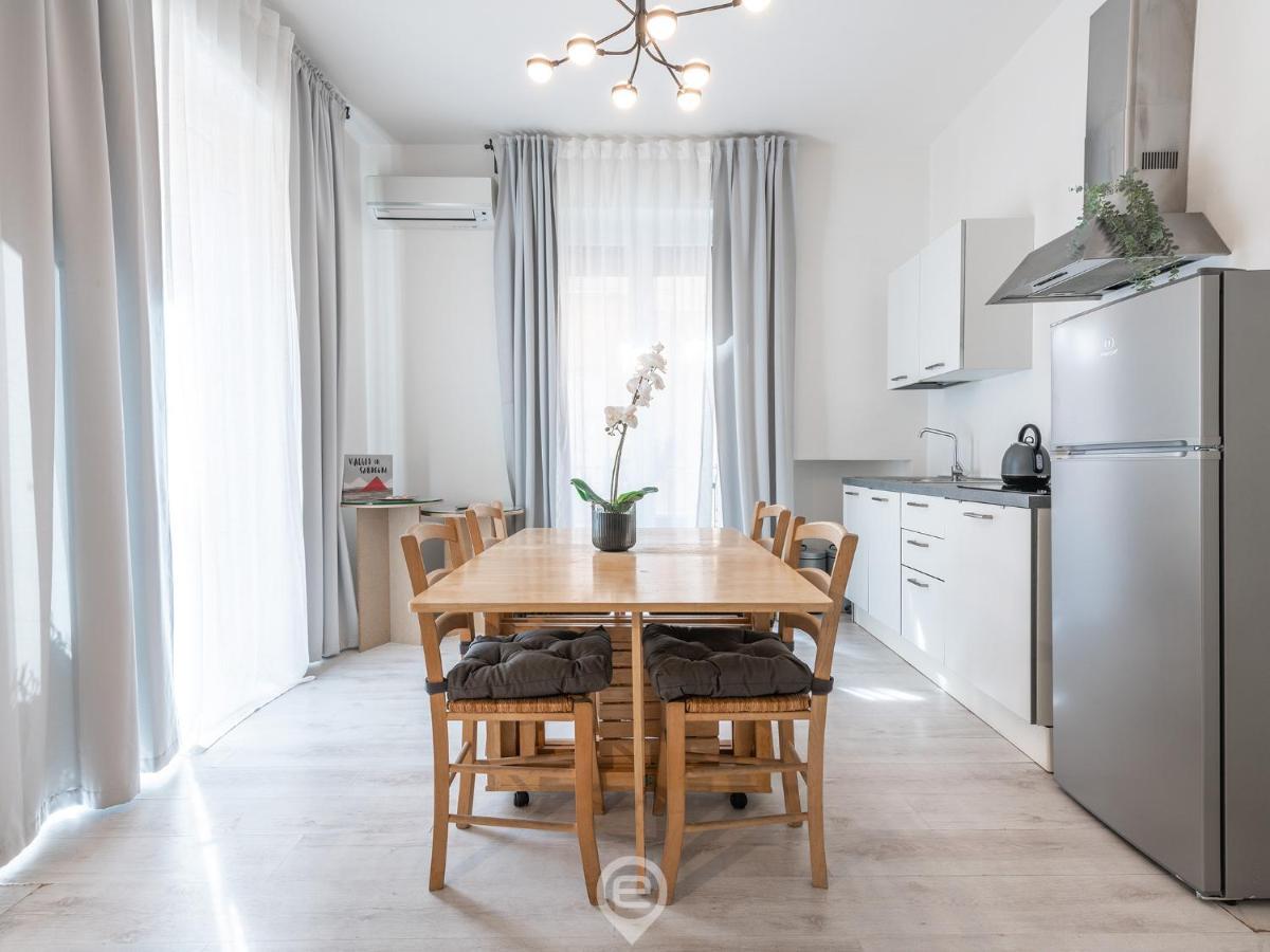 Garibaldi Central Apartment Кальяри Экстерьер фото