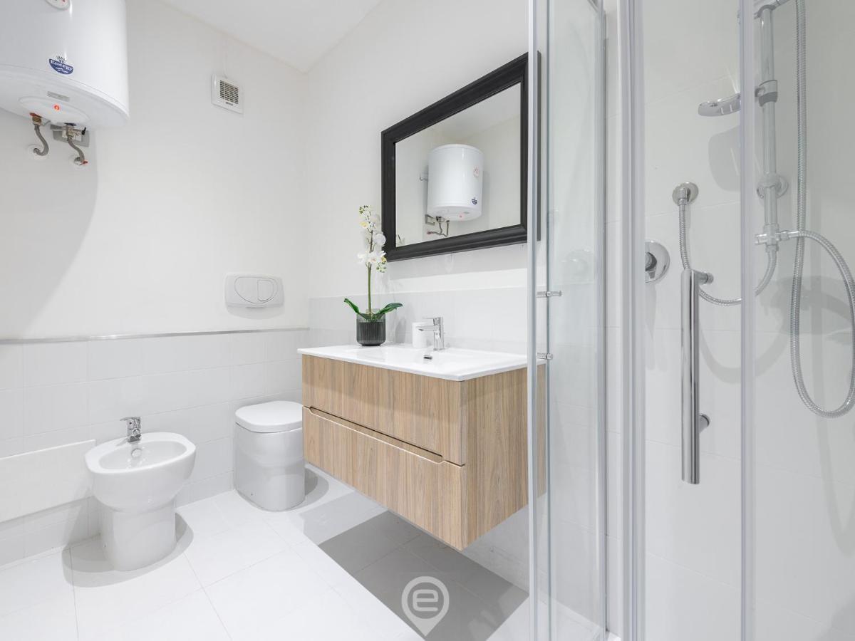 Garibaldi Central Apartment Кальяри Экстерьер фото