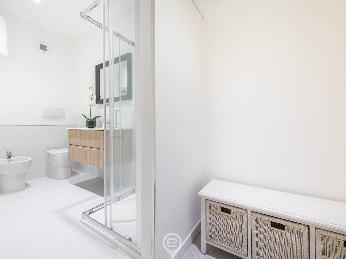 Garibaldi Central Apartment Кальяри Экстерьер фото