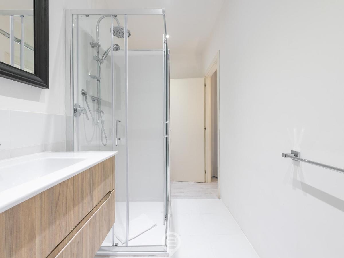 Garibaldi Central Apartment Кальяри Экстерьер фото